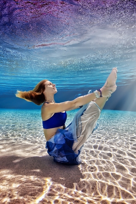 tập yoga dưới nước