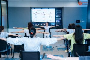 Tập yoga trên ghế